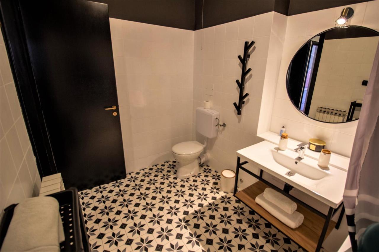 Modern Oasis Apartment Split Private Parking Esterno foto